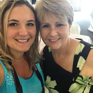 Meet your Posher, Carrie